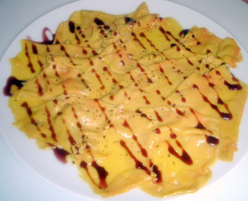 Virutas templadas de foie de pato con reducción de mistela negra