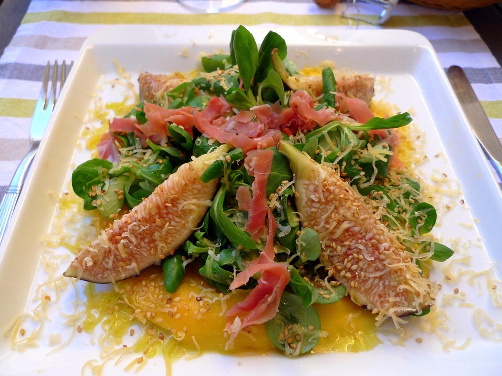 Receta de Ensalada de brevas con jamón ahumado