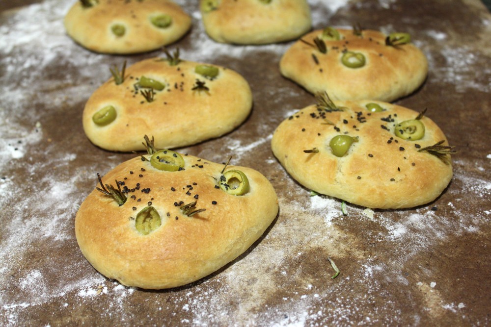 Receta de Focaccia de aceitunas y romero