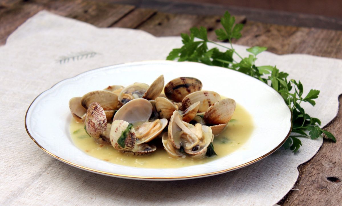Almejas en salsa verde