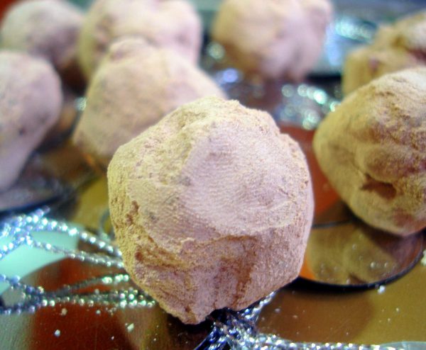 Trufas de piñones rellenas de pistachos