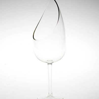 7 Deadly Glasses, del artista inglés Kacper Hamilton.