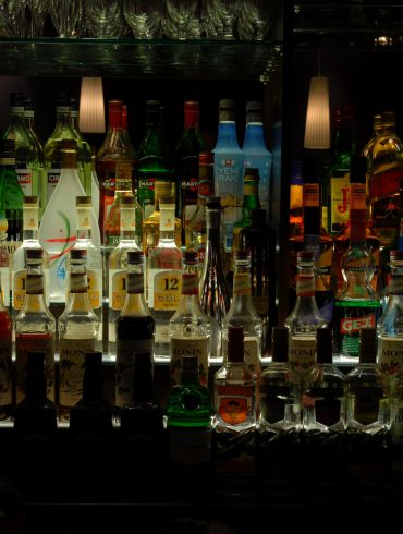 Bar bebidas alcohol modelo