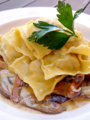 Receta de Raviolis rellenos de boletus en salsa de níscalos