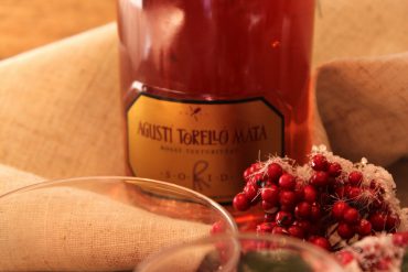 Crema de foie con fresas y cava solido