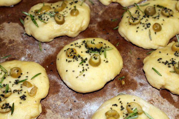 focaccia de aceitunas y romero