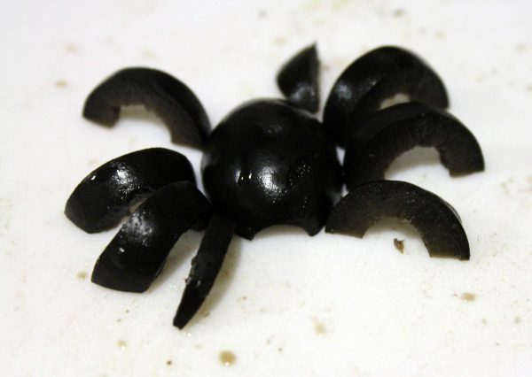 araña de aceituna para hallowen