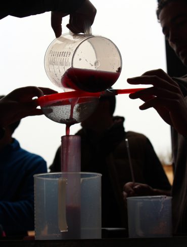 Preparando la controlacion del densimetro Bodegas Prado Rey