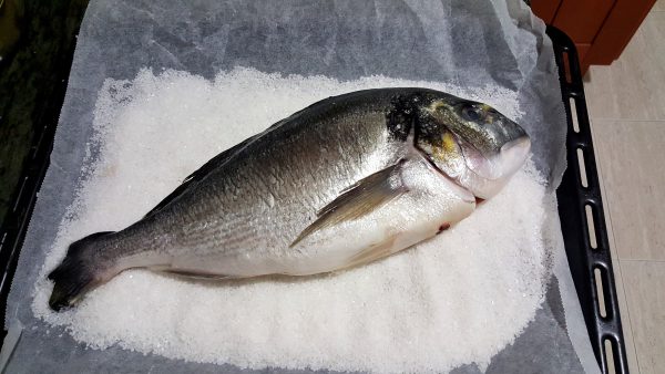 Cómo hacer y preparar una Dorada a la sal 2