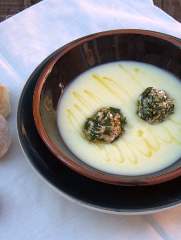 crema de apionabo con bolitas de queso y nuez 1